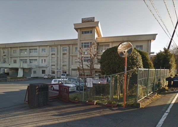 御殿場市神山の中古一戸建て(裾野市立富岡中学校)