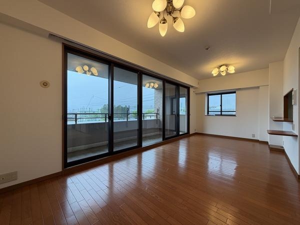 ウィスティリア御殿場参番館