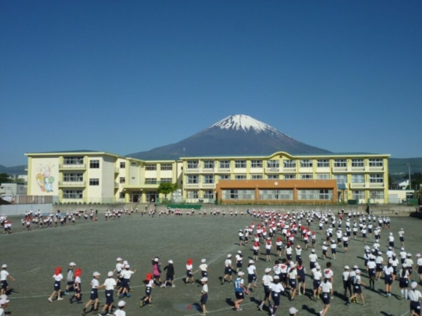 御殿場市萩原新築分譲住宅全1棟　1号棟(御殿場市立御殿場小学校)