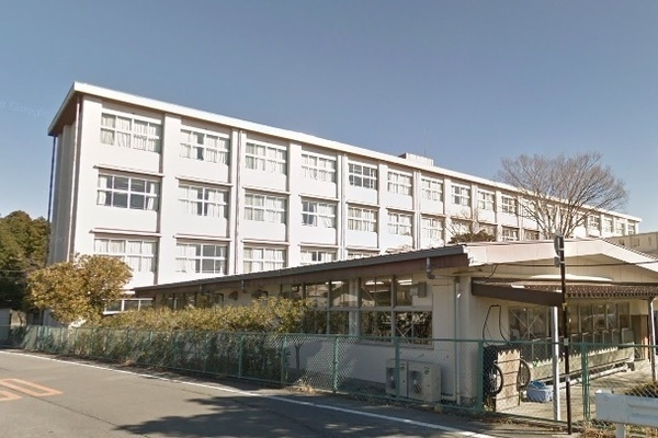 御殿場市萩原新築分譲住宅全1棟　1号棟(御殿場市立御殿場中学校)