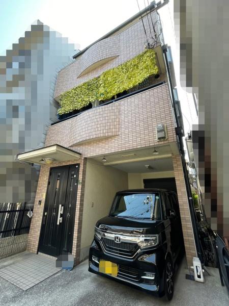 駅歩5分×タイル外観の風格漂う鉄骨造3階建中古戸建