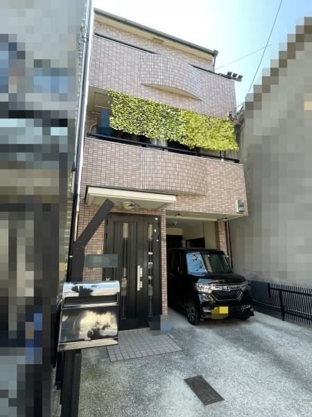 駅歩5分×タイル外観の風格漂う鉄骨造3階建中古戸建