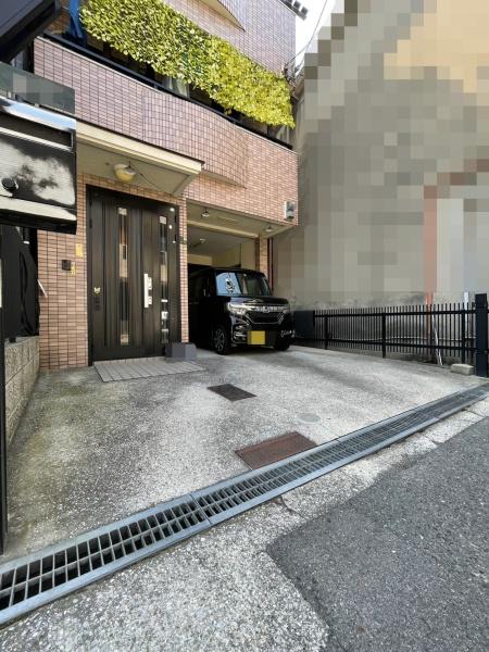 駅歩5分×タイル外観の風格漂う鉄骨造3階建中古戸建