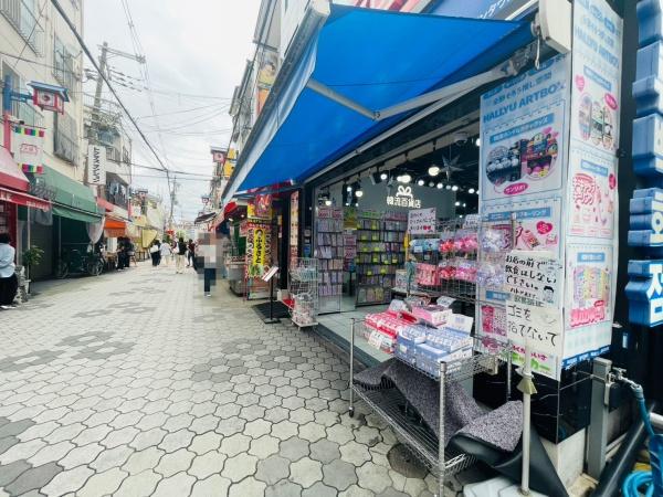 コリアタウン商店街に面す　店舗・ビル
