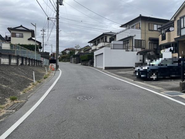 瀬戸市西松山町4丁目の土地(前面道路含む現地写真)