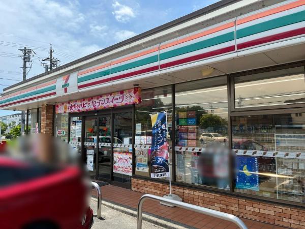 グラファーレ瀬戸市山の田町（全３棟）１号棟(セブンイレブン瀬戸西本地町店)