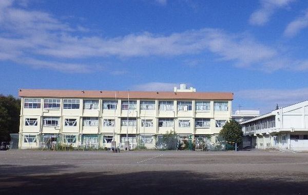 座間市座間1丁目の土地(座間市立座間小学校)