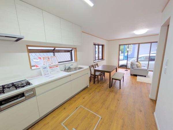 厚木市温水の中古一戸建て(リビング)