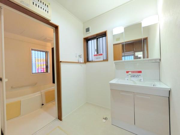厚木市長谷の中古一戸建て(洗面台・洗面所)