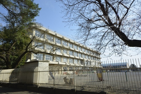 武蔵村山市学園3丁目の中古一戸建て(武蔵村山市立雷塚小学校)