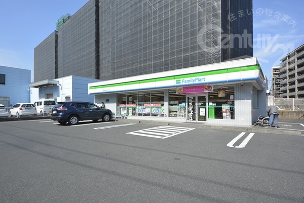 クロスフォート玉川上水(ファミリーマート東大和桜が丘二丁目店)