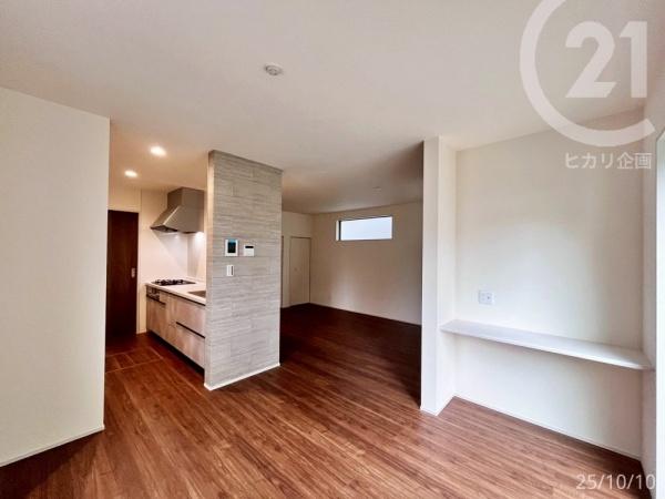 東大和市芋窪4丁目/新築戸建・全12棟(リビング)