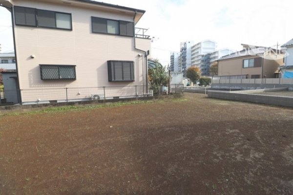武蔵村山市学園３丁目の土地