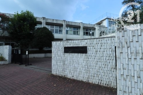 羽村市羽加美４丁目の中古一戸建て(羽村市立羽村第一中学校)