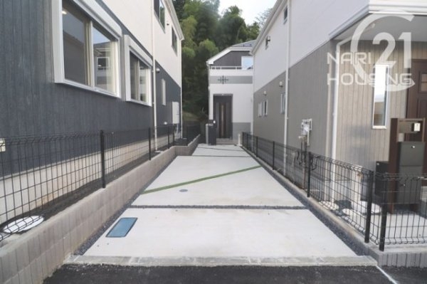 東大和市芋窪1丁目 新築 全4棟 2号棟(駐車場)