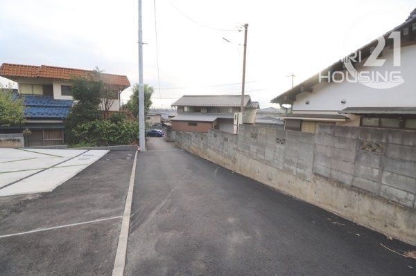 東大和市芋窪1丁目 新築 全4棟 2号棟(前面道路含む現地写真)