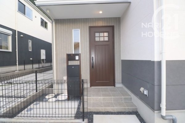 東大和市芋窪1丁目 新築 全4棟 3号棟(玄関)