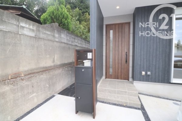 東大和市芋窪1丁目 新築 全4棟 1号棟(玄関)