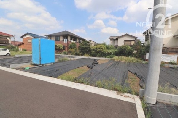 あきる野市野辺の土地(前面道路含む現地写真)