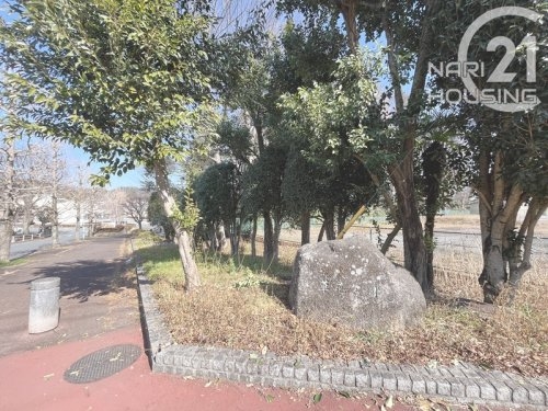 グラファーレ あきる野市草花 新築 全6棟 6号棟(草花公園)