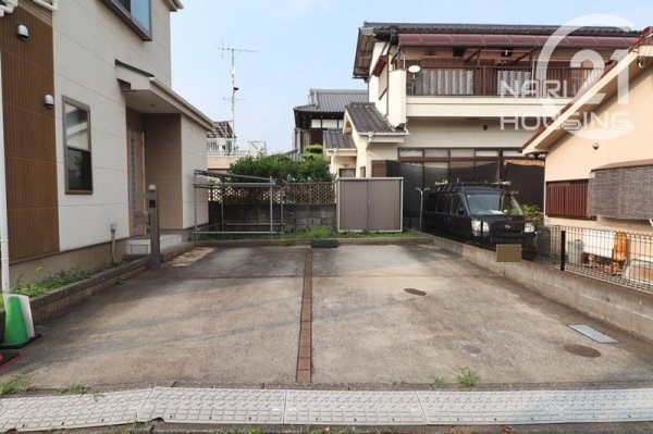 西多摩郡瑞穂町大字箱根ケ崎の中古一戸建て(駐車場)