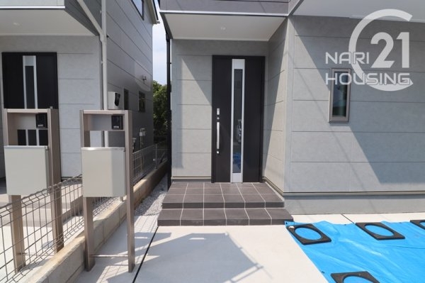 リーブルガーデン 武蔵村山市岸3丁目 新築 全2棟 2号棟(玄関)