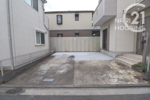 立川市一番町2丁目の中古一戸建て(駐車場)