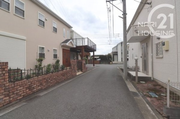 立川市一番町2丁目の中古一戸建て(前面道路含む現地写真)