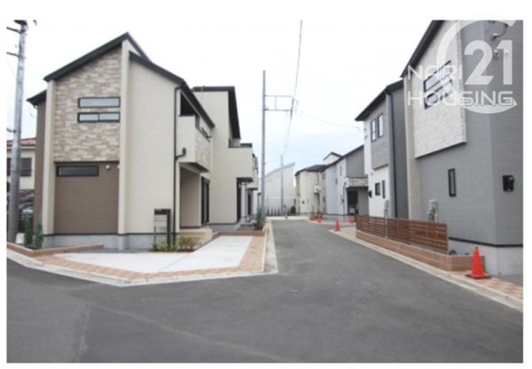 ブルーミングガーデン あきる野市引田 新築 全7棟 1号棟(前面道路含む現地写真)