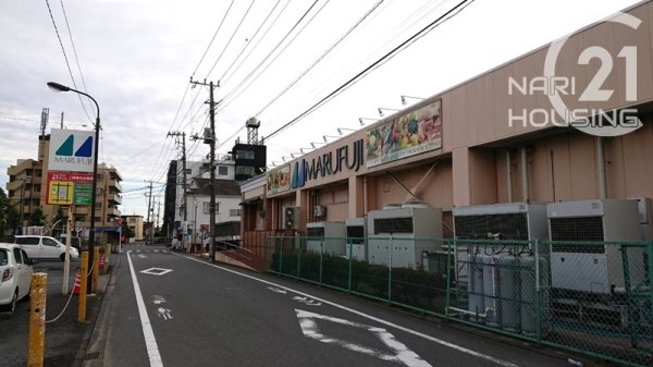 ルネ福生ツインステイツＢ棟(マルフジ　福生店)