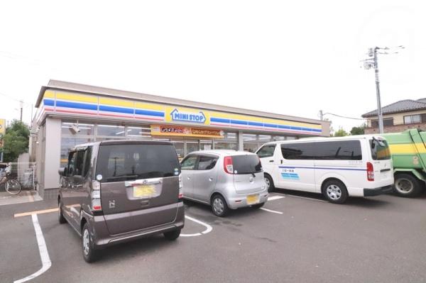 芝中住宅ロー１号棟(ミニストップ東大和芋窪店)