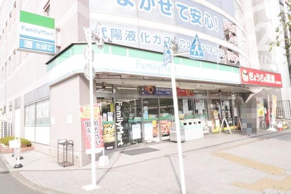 ＭＡＣ羽村コート2(ファミリーマート羽村駅東口店)