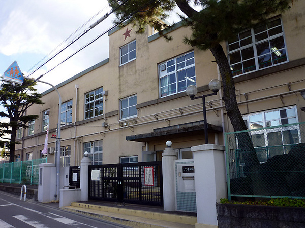 東大阪市中石切町5丁目の中古一戸建て(東大阪市立石切小学校)