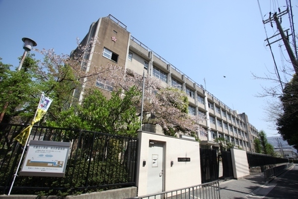 ベルジュール東花園(東大阪市立花園北小学校)