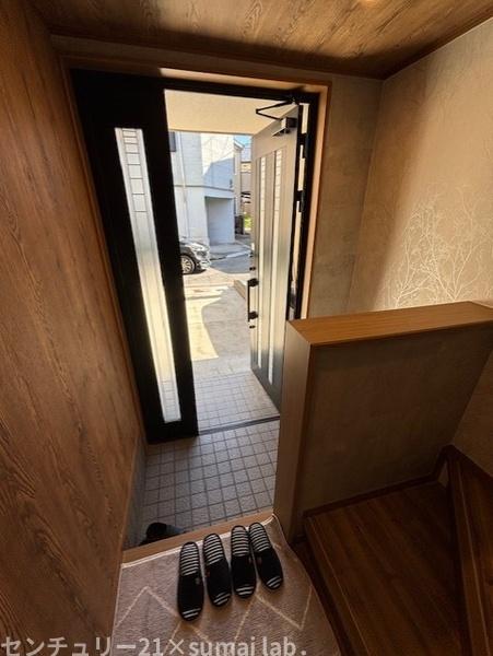 東大阪市南鴻池町2丁目の中古一戸建て(玄関)
