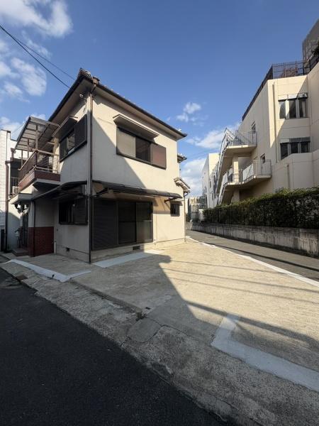 東大阪市長瀬町1丁目の中古一戸建て(前面道路含む現地写真)
