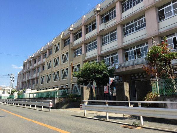 東大阪市大蓮東５丁目の土地(東大阪市立長瀬中学校)