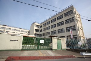 瓢箪山マンション(東大阪市立縄手東小学校)