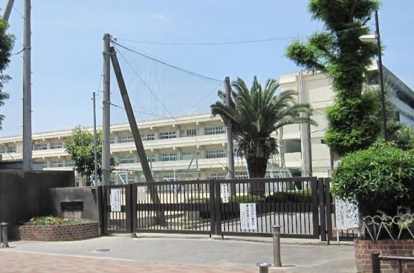 吹田市泉町４丁目の土地(吹田市立吹田第二小学校)