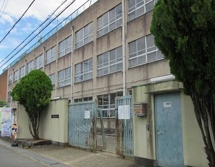 東大阪市若草町の土地(東大阪市立義務教育学校池島学園小学部)