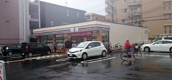 パレス山科(セブンイレブン京都竹鼻堂ノ前店)