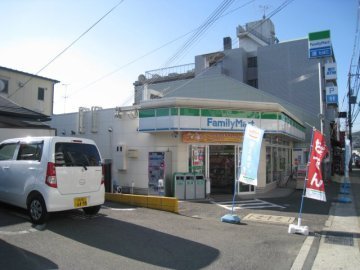 シエリア京都山科(ファミリーマート山科三条通店)