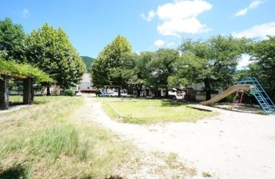 山科区椥辻草海道町(甲ノ辻公園)
