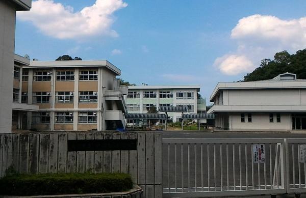 舞鶴市字余部下(舞鶴市立中舞鶴小学校)