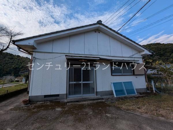 霧島市牧園町上中津川の中古一戸建