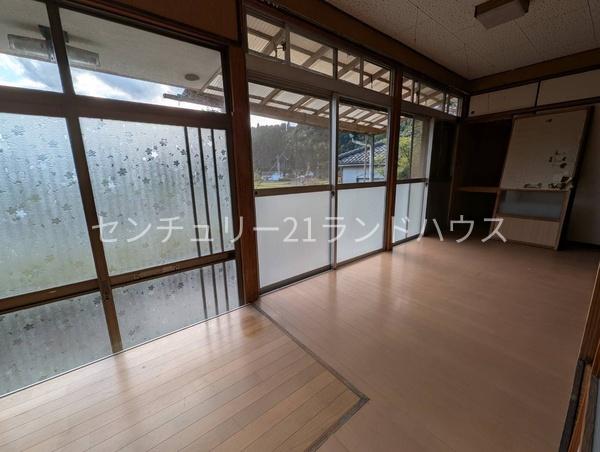 霧島市牧園町上中津川の中古一戸建