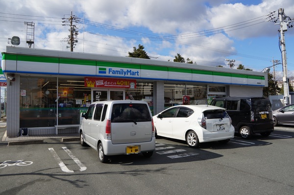 豊橋市西岩田6丁目59-2期 2号棟(ファミリーマート西岩田店)