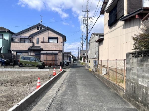 豊橋市新栄町東小向　2号棟