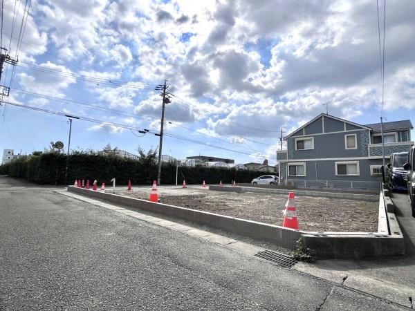 豊橋市新栄町東小向　2号棟