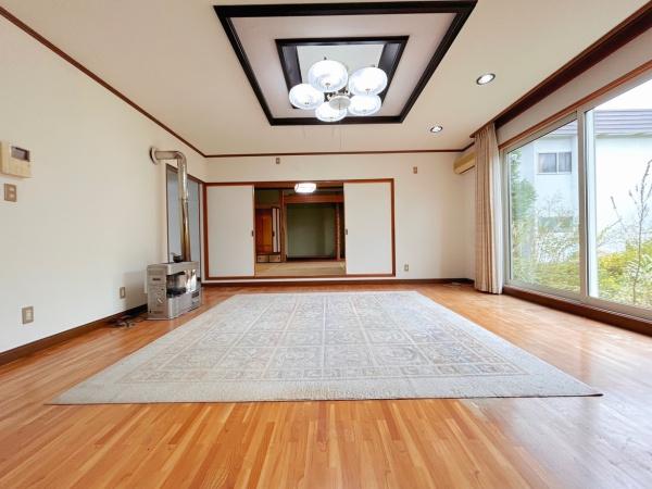 【大きな車庫のある家】常盤１条２丁目戸建